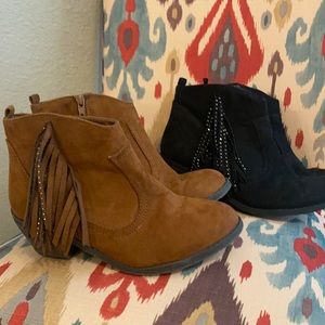 2 pairs of Wonder Nation fringe boots size 5